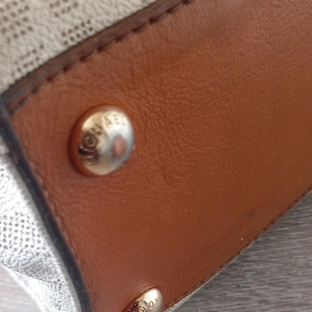 Michael Kors Beige and Brown Shoulder Bag - Picture 8 of 10